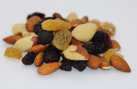 BÅL FAMILIEMIX MANDLER, CASHEWNØTTER, VALNØTTER, PARANØTTER, HASSELNØTTER 2 ROSINER 230g